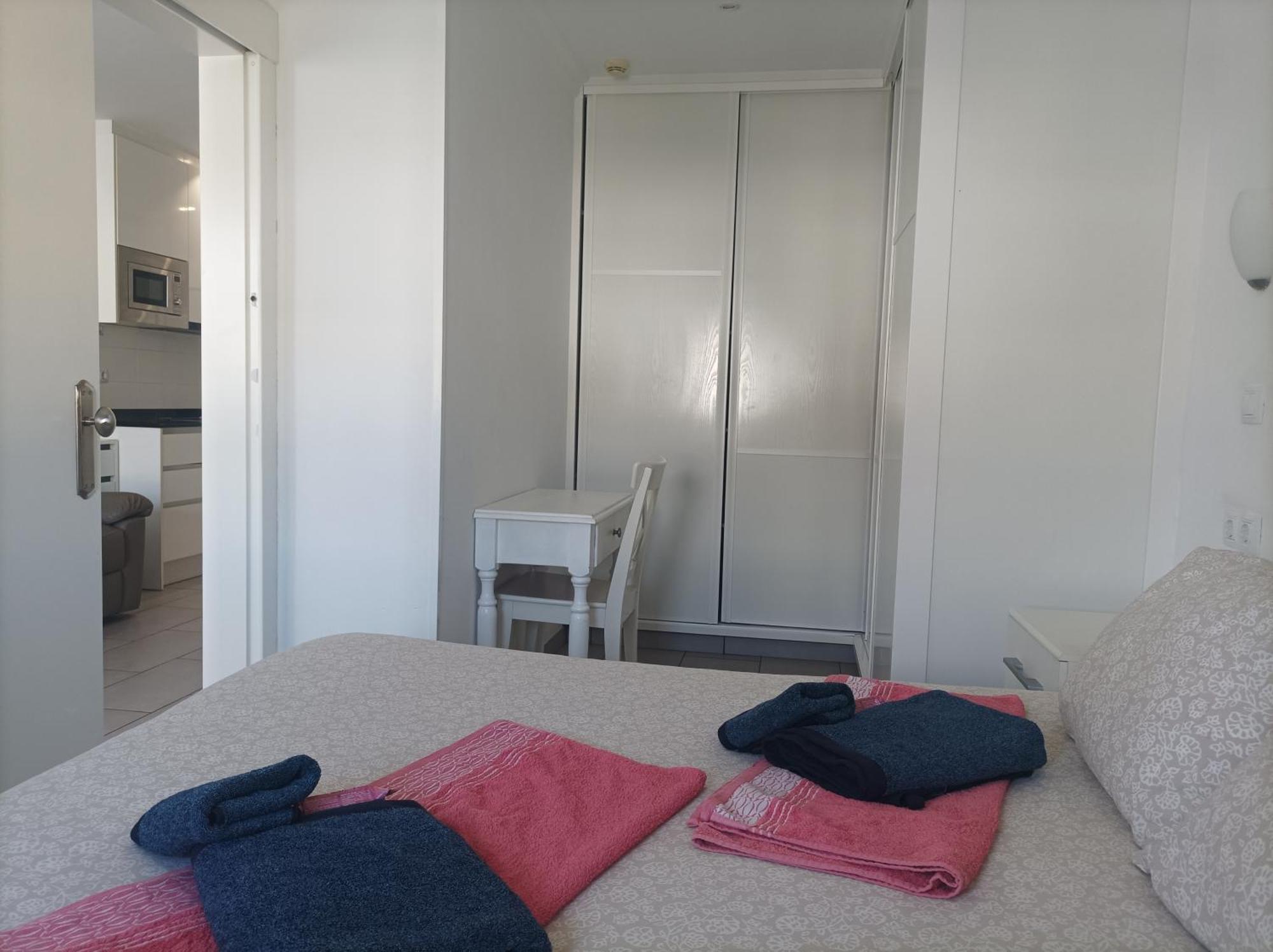 Solaris - Refurbished, Top Floor, Sea Views Puerto Rico  Luaran gambar